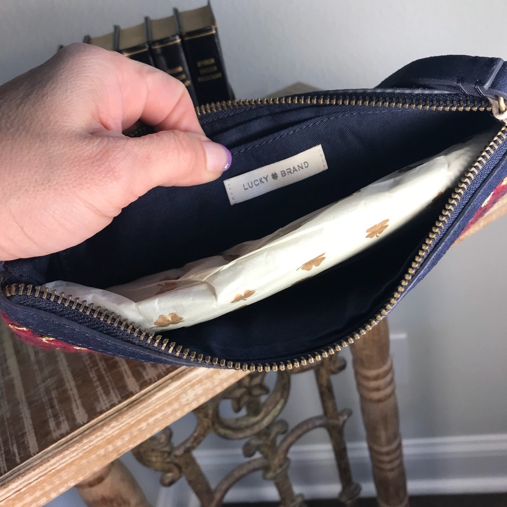 Lucky Brand Pouch Berry - Picture 2 of 2